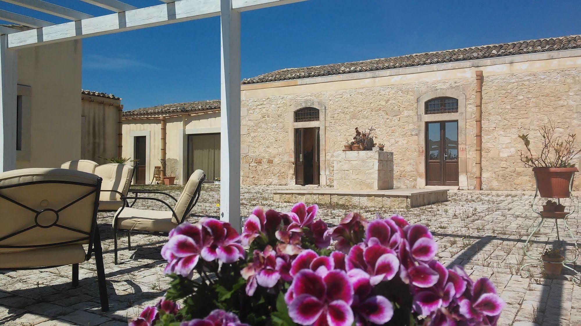 Agriturismo Gaia Noto Eksteriør billede